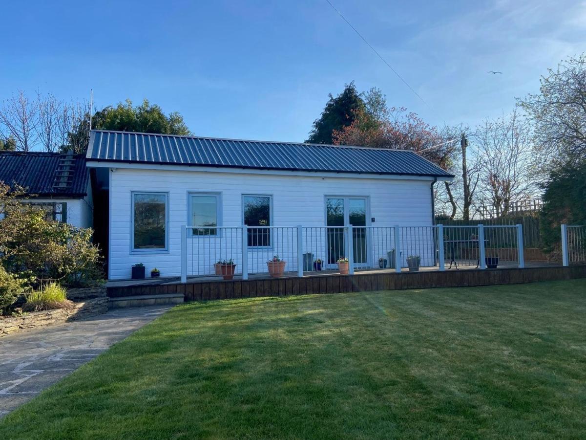 Chalet On The Green - Self Contained With Parking. Inshes Bagian luar foto