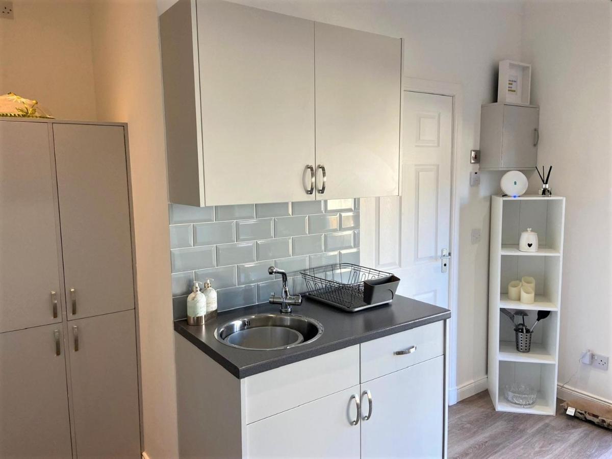 Chalet On The Green - Self Contained With Parking. Inshes Bagian luar foto
