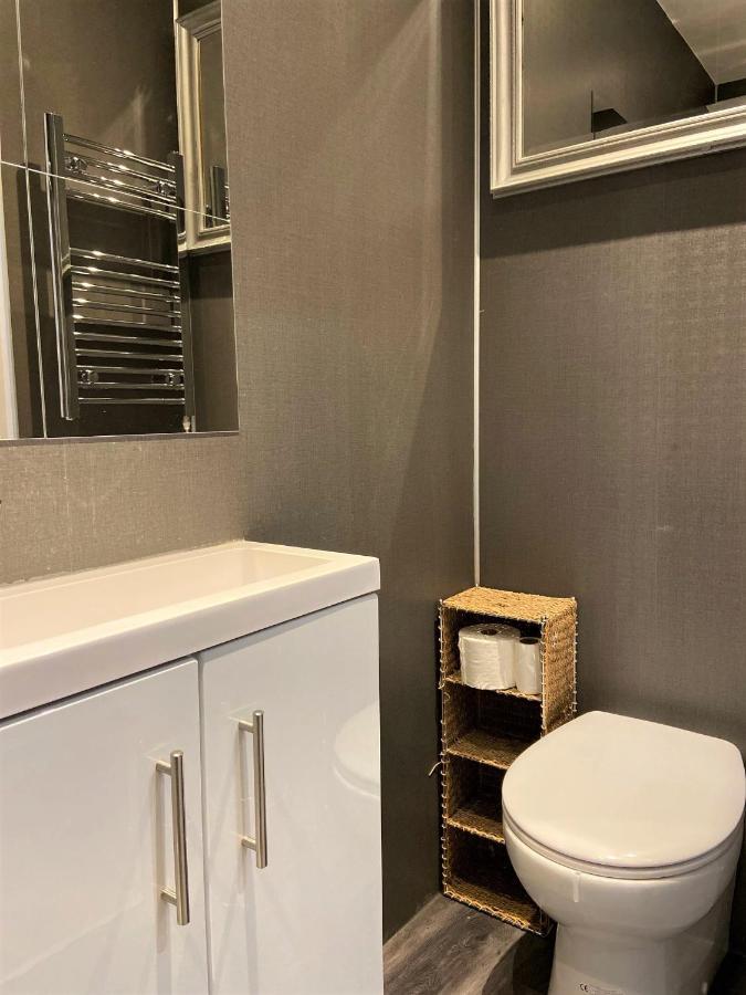 Chalet On The Green - Self Contained With Parking. Inshes Bagian luar foto