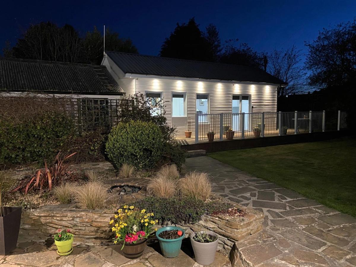 Chalet On The Green - Self Contained With Parking. Inshes Bagian luar foto